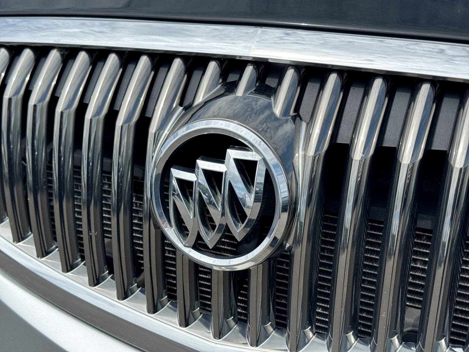 Thumbnail: 2010 Buick Enclave - 11