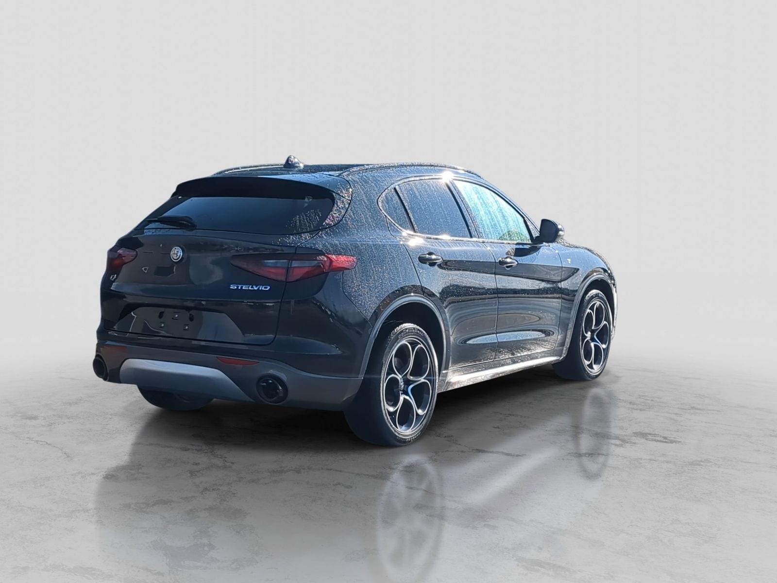 Thumbnail: 2023 Alfa Romeo Stelvio - 8