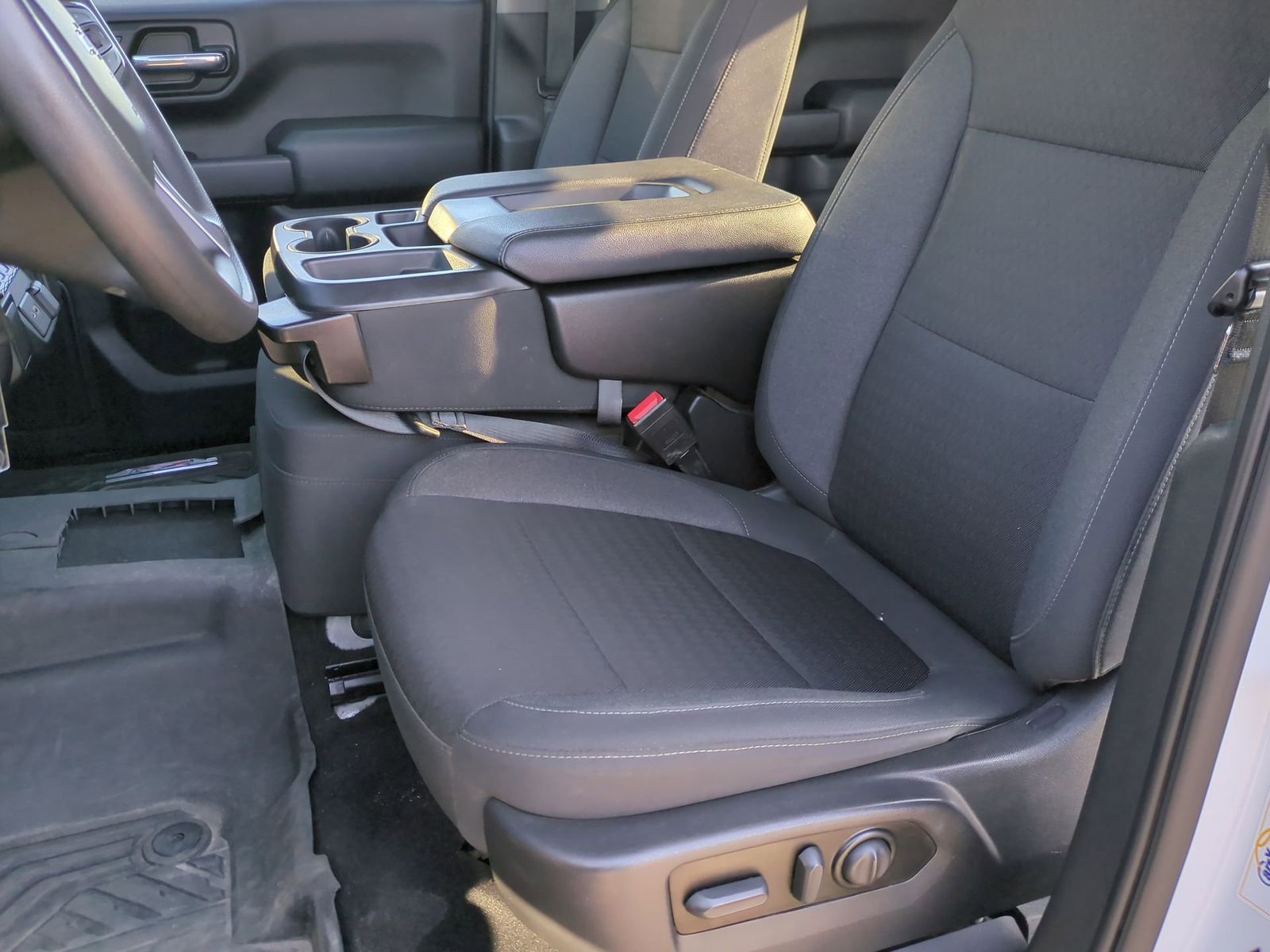 Thumbnail: 2022 Chevrolet Silverado 1500 - 19