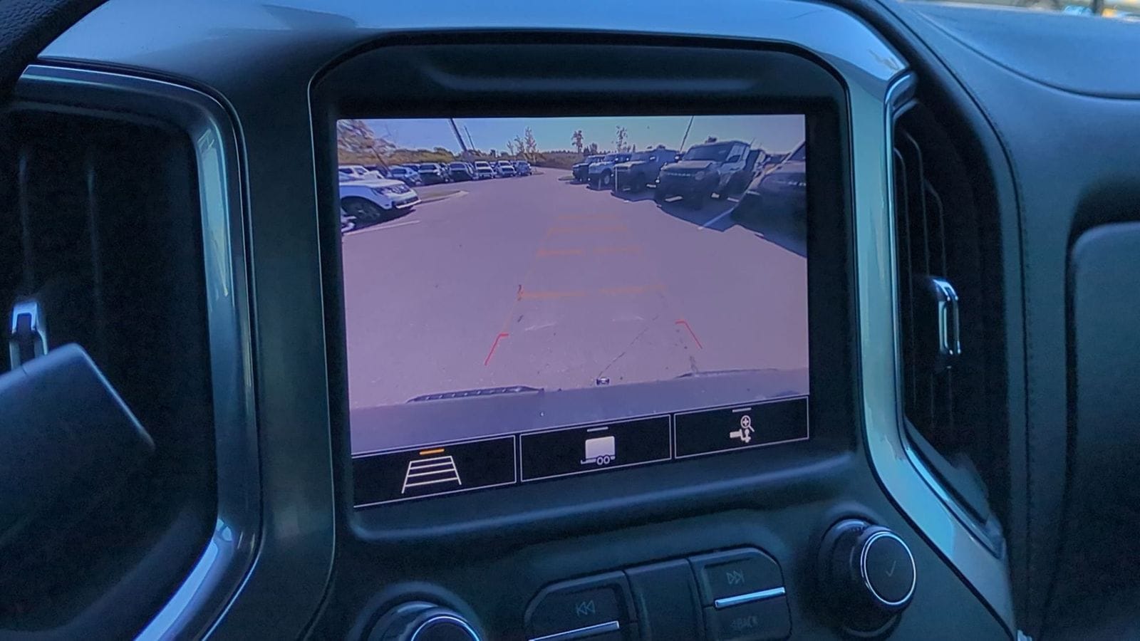 Thumbnail: 2020 Chevrolet Silverado 1500 - 34