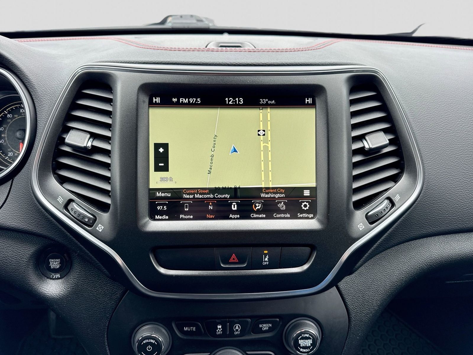 Thumbnail: 2022 Jeep Cherokee - 30