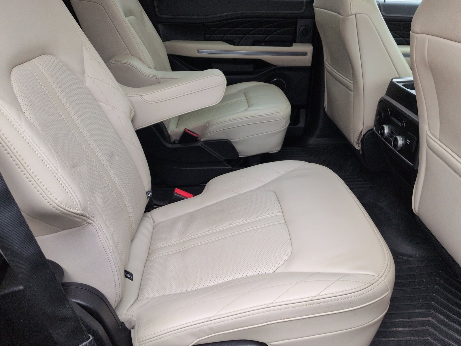 Thumbnail: 2019 Ford Expedition - 23