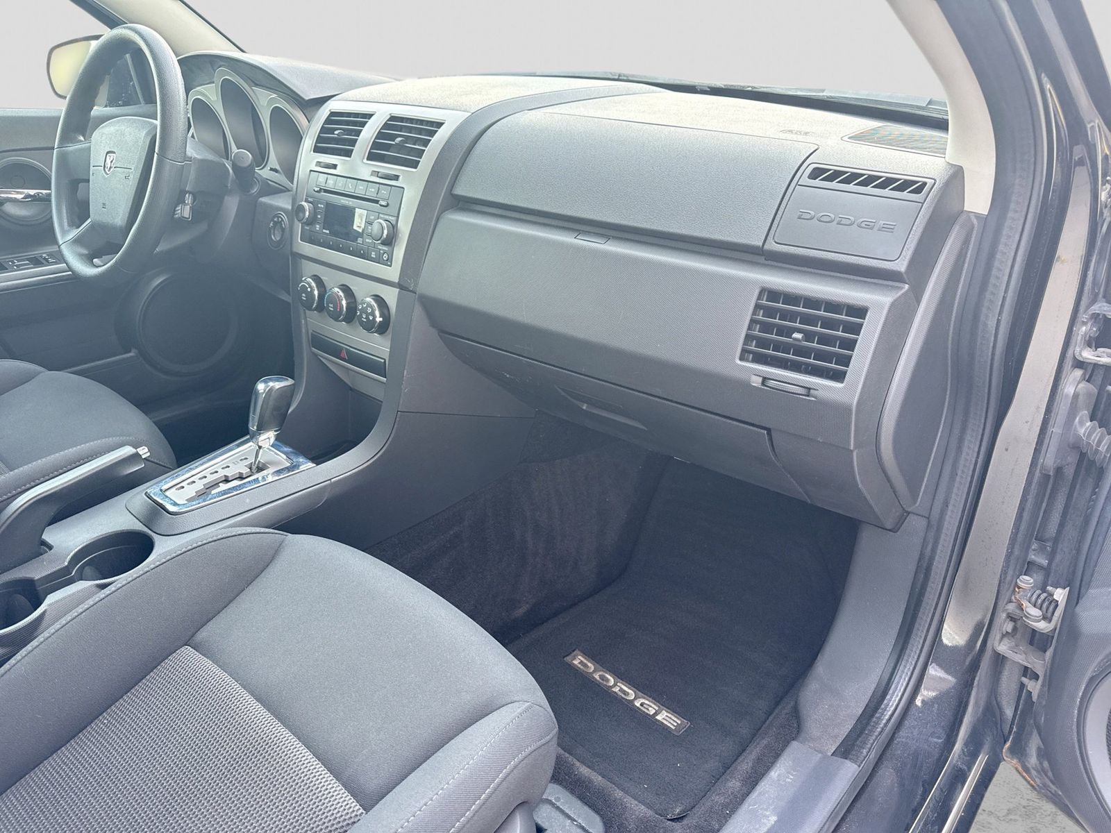 Thumbnail: 2010 Dodge Avenger - 7