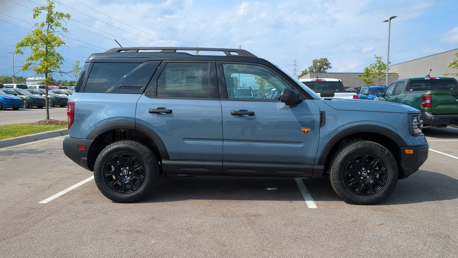 Thumbnail: 2025 Ford Bronco Sport - 7