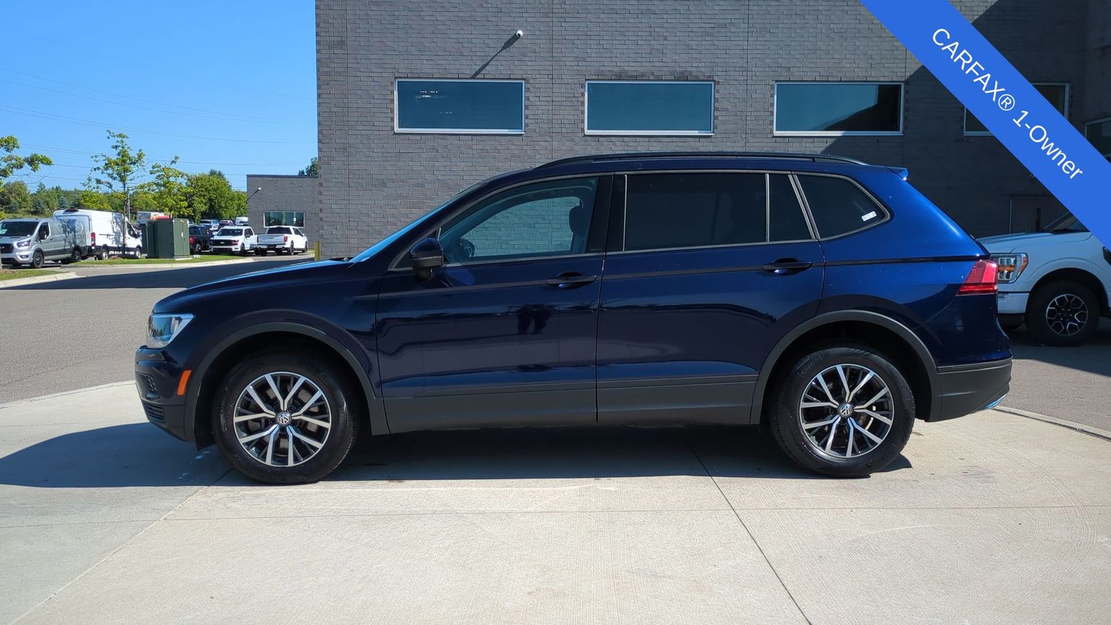 Thumbnail: 2021 Volkswagen Tiguan - 2