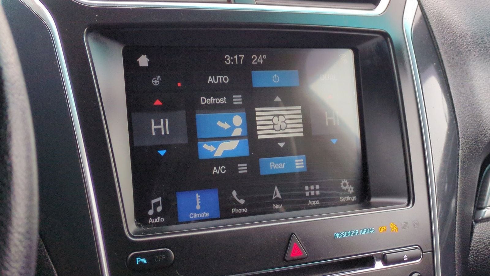 Thumbnail: 2018 Ford Explorer - 31