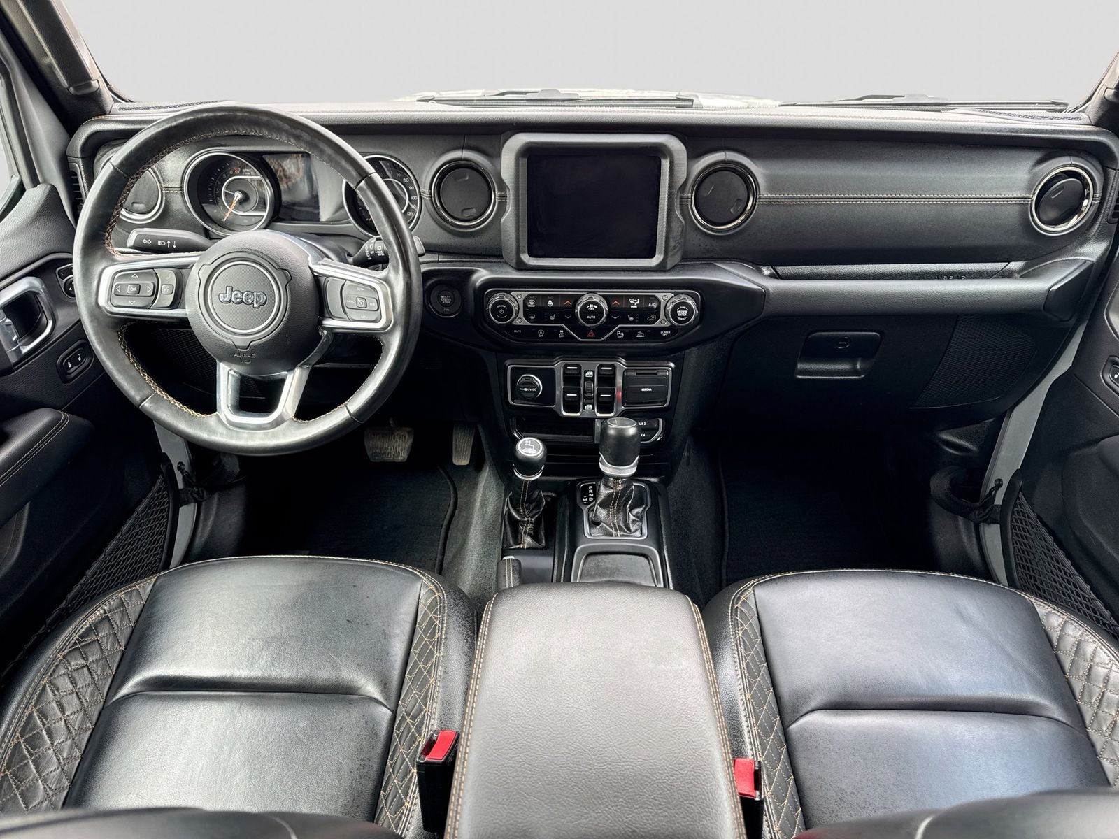 Thumbnail: 2022 Jeep Wrangler - 14