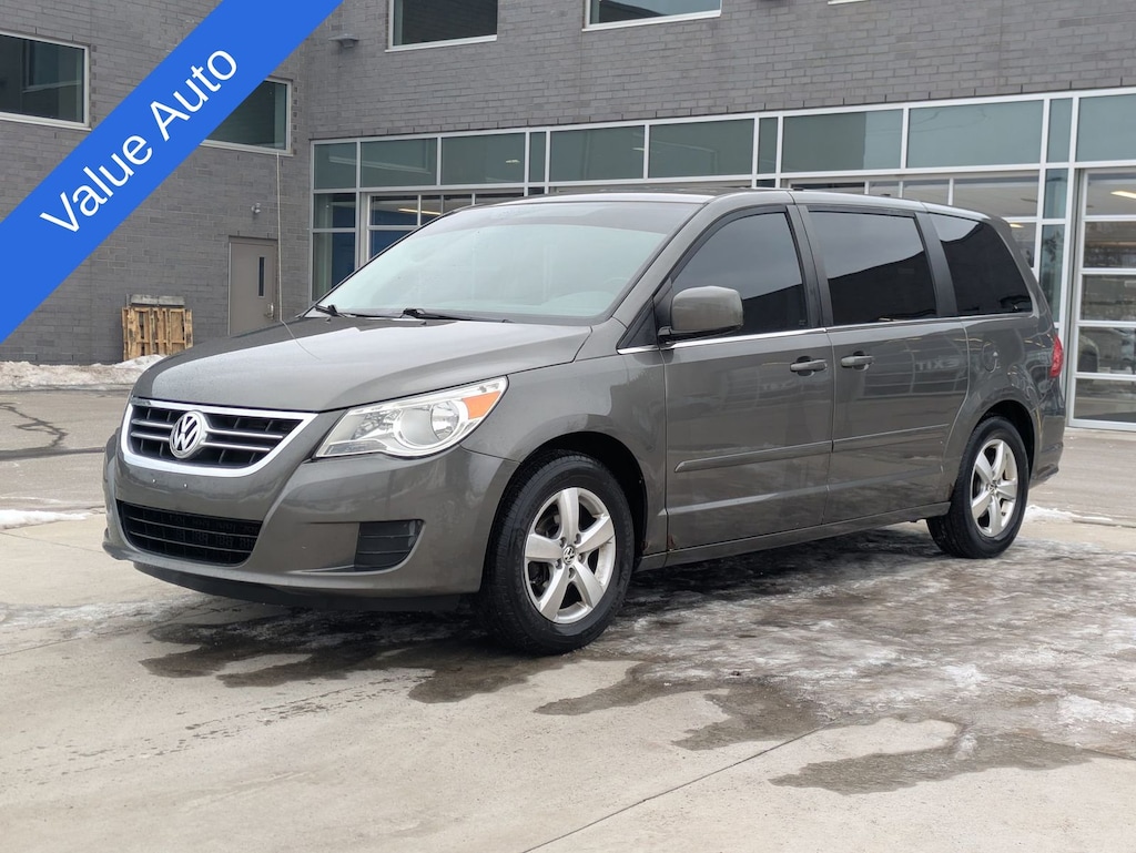 Used 2010 Volkswagen Routan SEL Minivan/Van