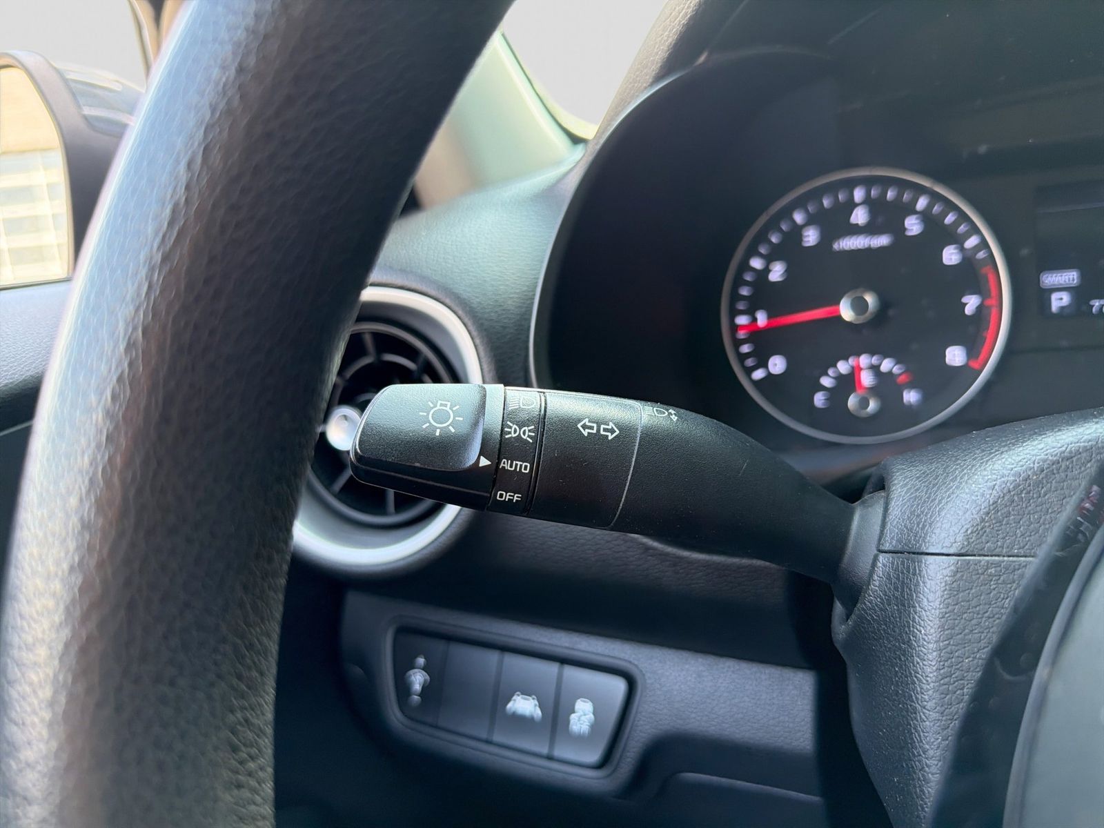 Thumbnail: 2021 Kia Forte - 27