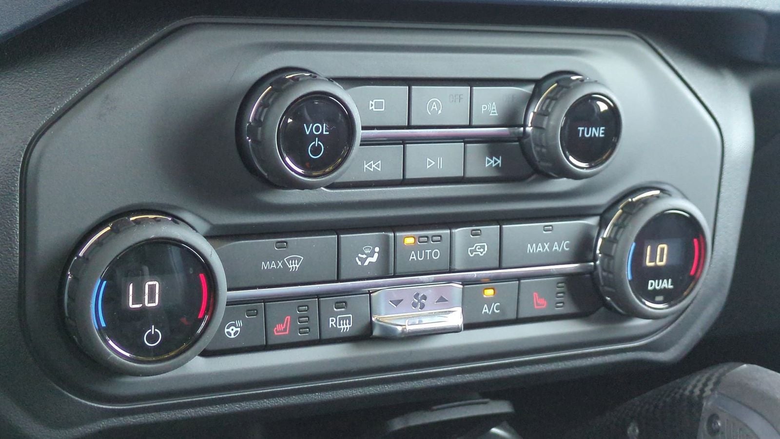 Thumbnail: 2025 Ford Bronco - 32