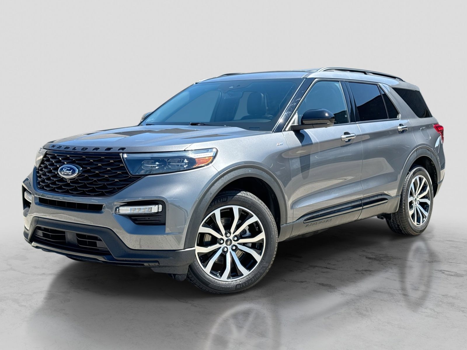 2022 Ford Explorer ST Line 4WD's photo