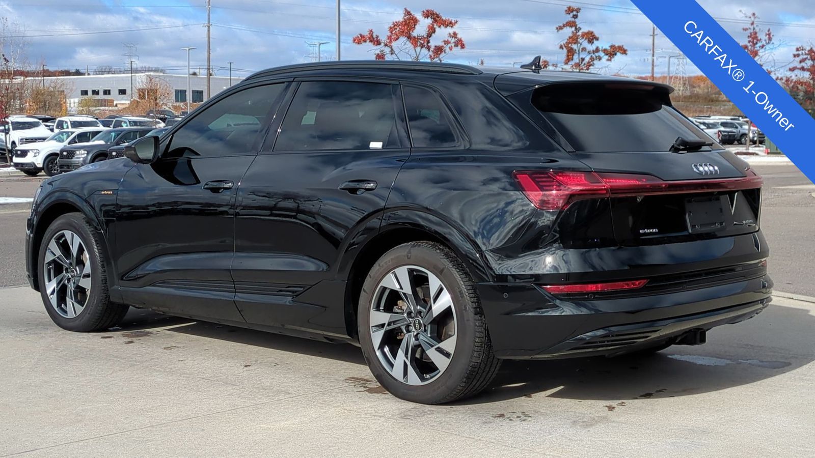 2022 Audi e-tron Premium photo 3