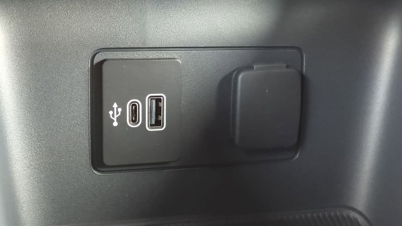 Thumbnail: 2026 Ford Explorer - 32