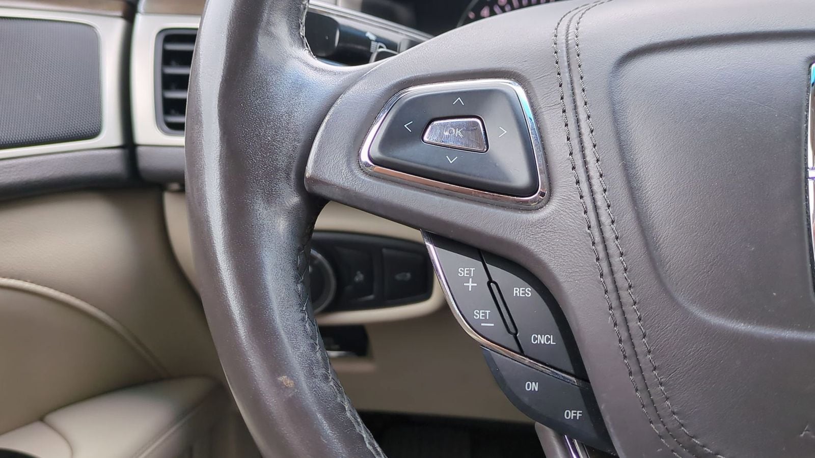 Thumbnail: 2017 Lincoln MKZ - 29