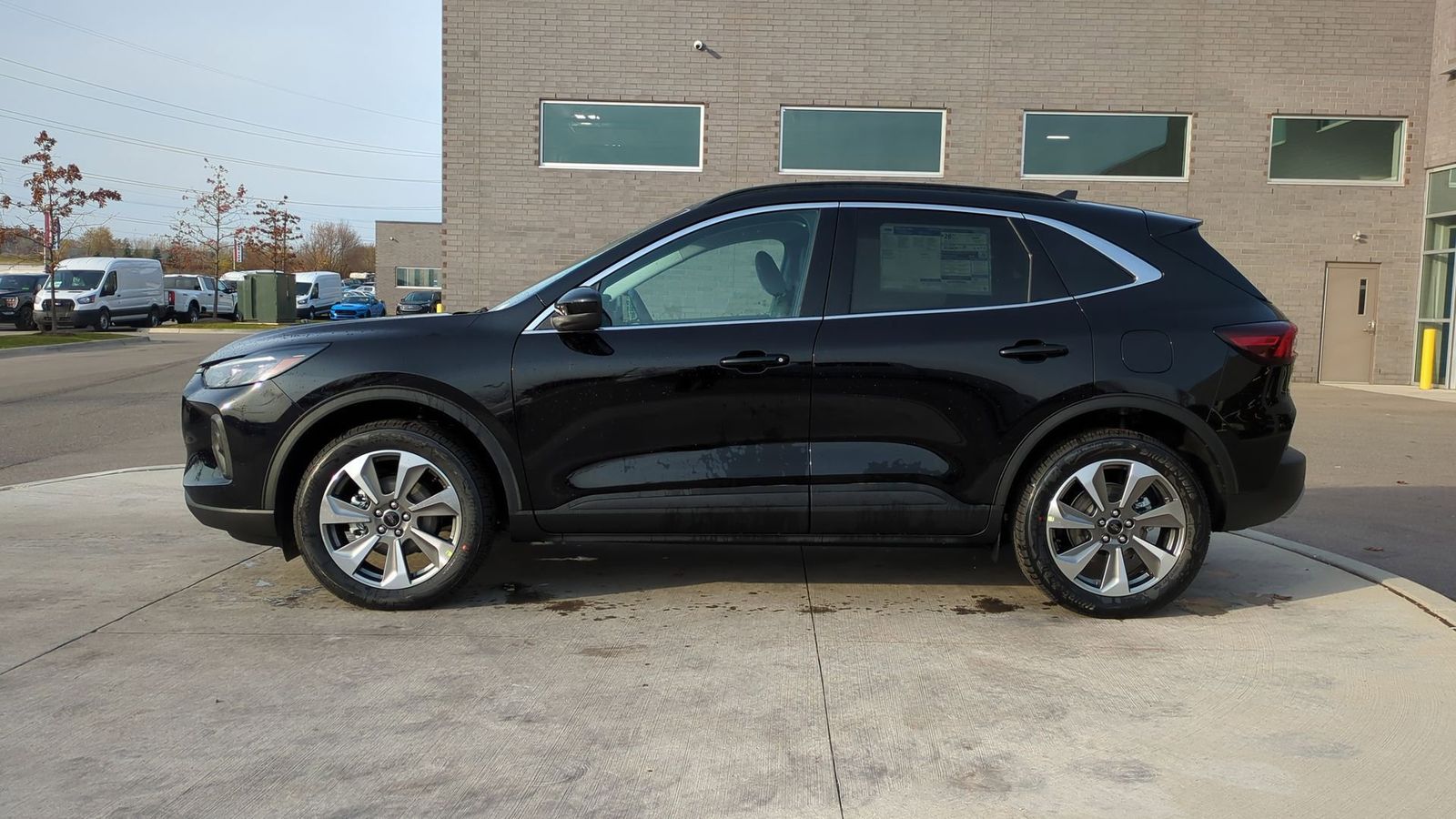 2025 Ford Escape Hybrid Platinum photo 3