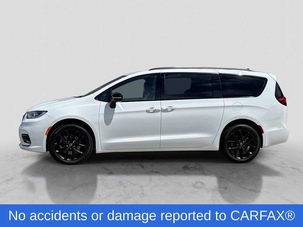 Certified 2026 Chrysler Pacifica Limited Minivan/Van