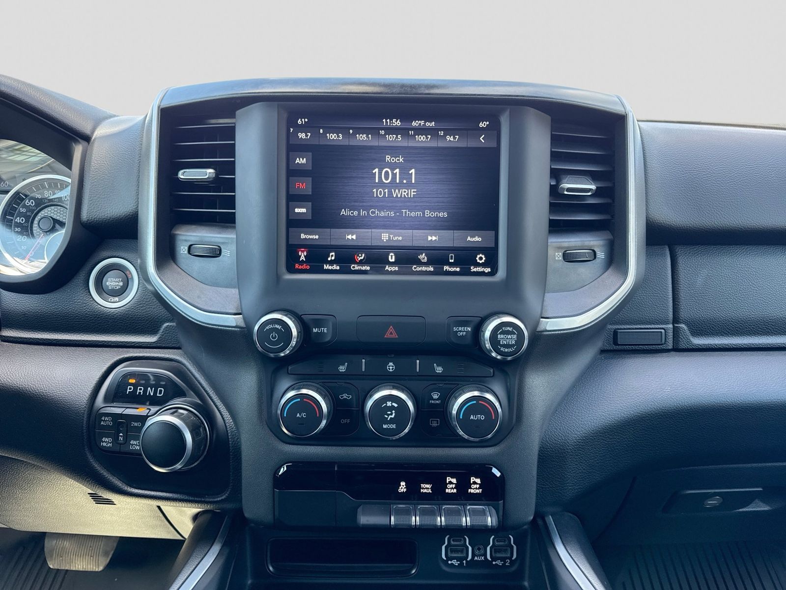 Thumbnail: 2020 RAM 1500 - 33