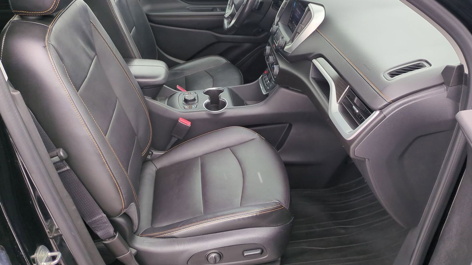 Thumbnail: 2020 GMC Terrain - 22