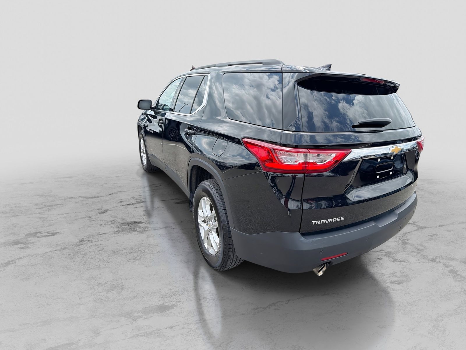 Thumbnail: 2019 Chevrolet Traverse - 4