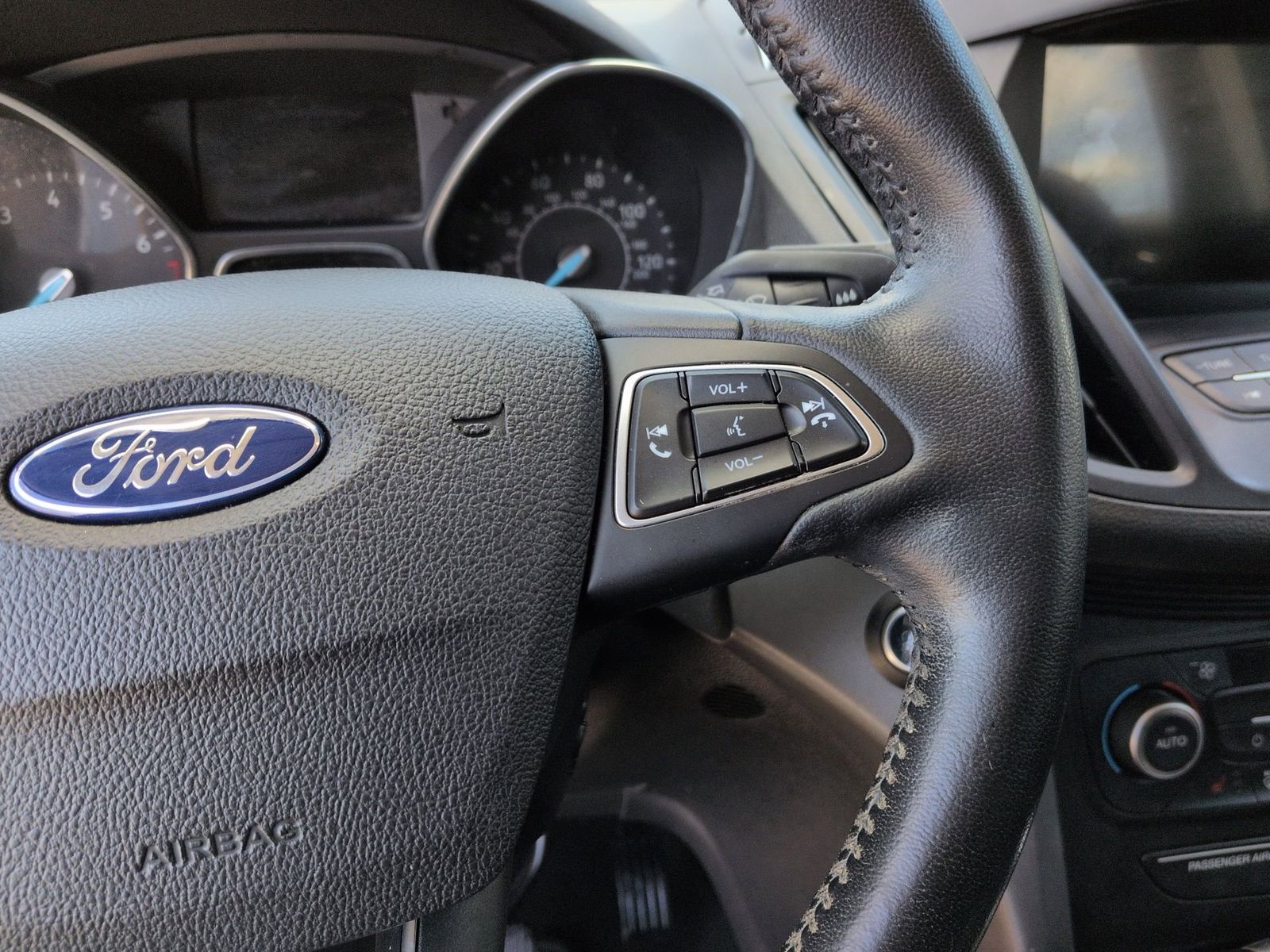 Thumbnail: 2019 Ford Escape - 25