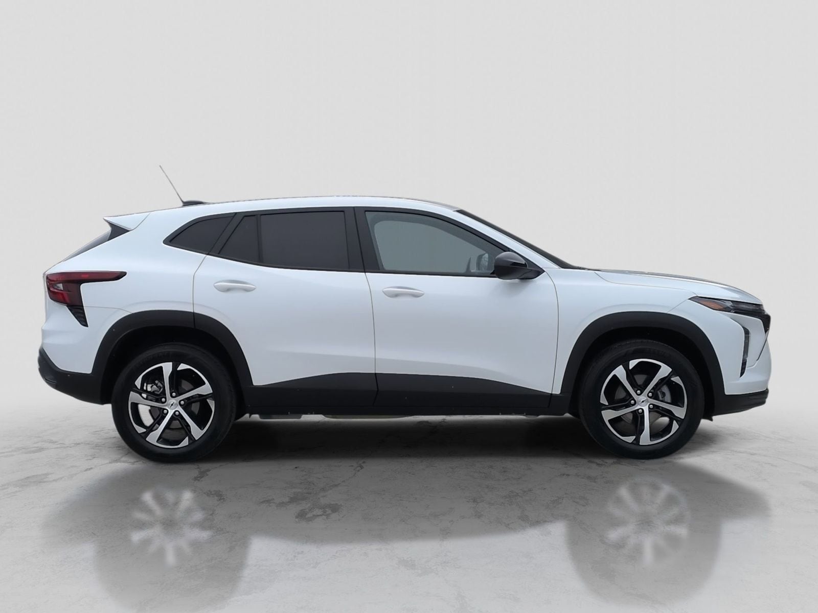 Thumbnail: 2024 Chevrolet Trax - 9