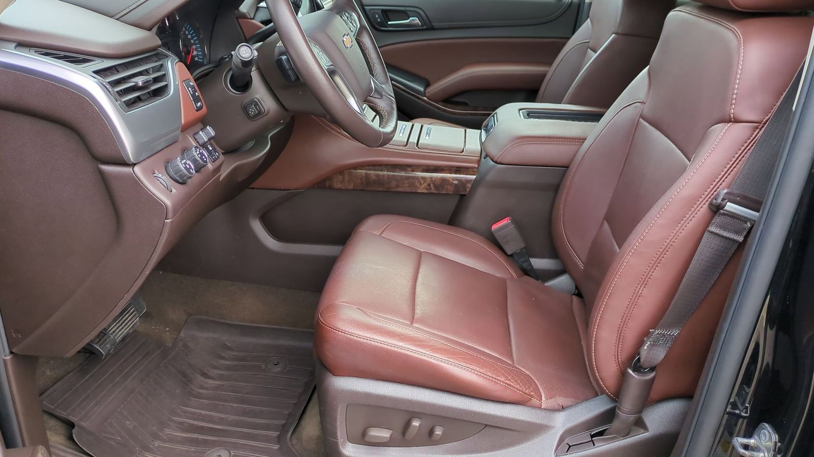 Thumbnail: 2016 Chevrolet Suburban - 8