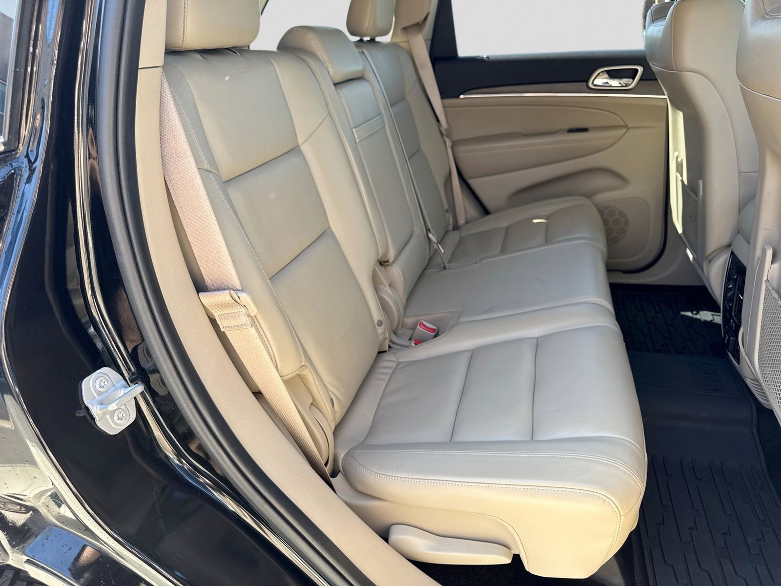 Thumbnail: 2017 Jeep Grand Cherokee - 23