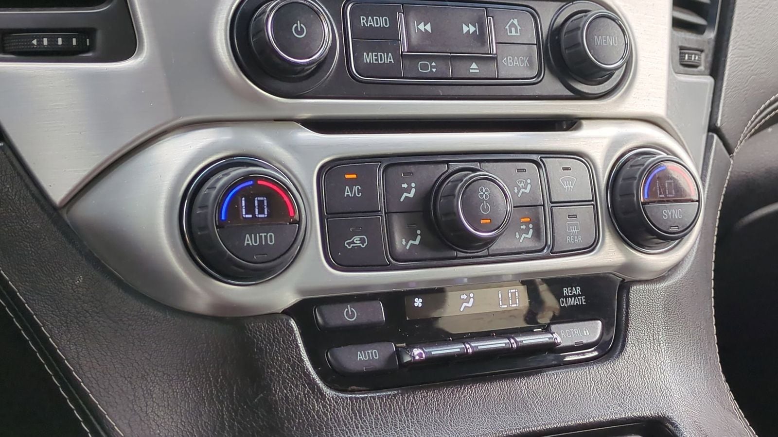 Thumbnail: 2015 GMC Yukon - 29