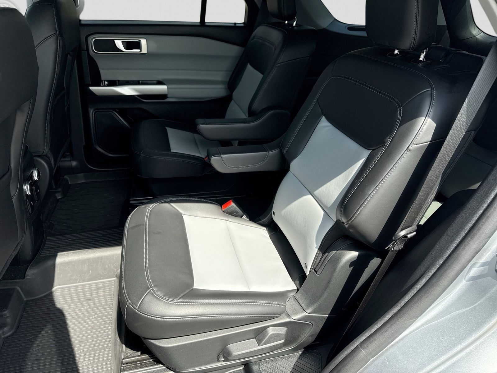 Thumbnail: 2023 Ford Explorer - 18