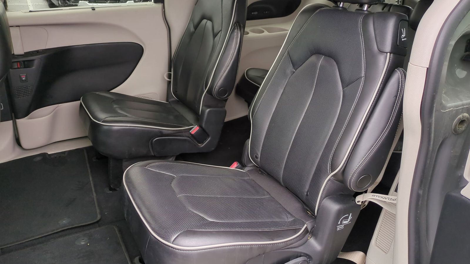 2022 Chrysler Pacifica Limited 21