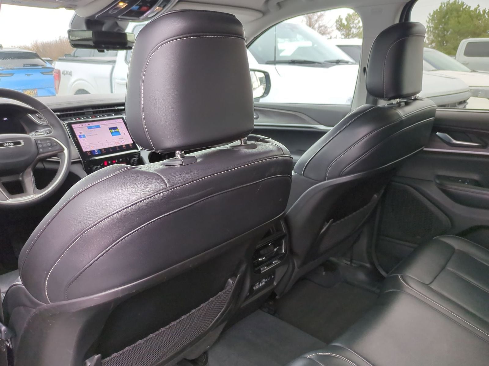 Thumbnail: 2023 Jeep Grand Cherokee - 23