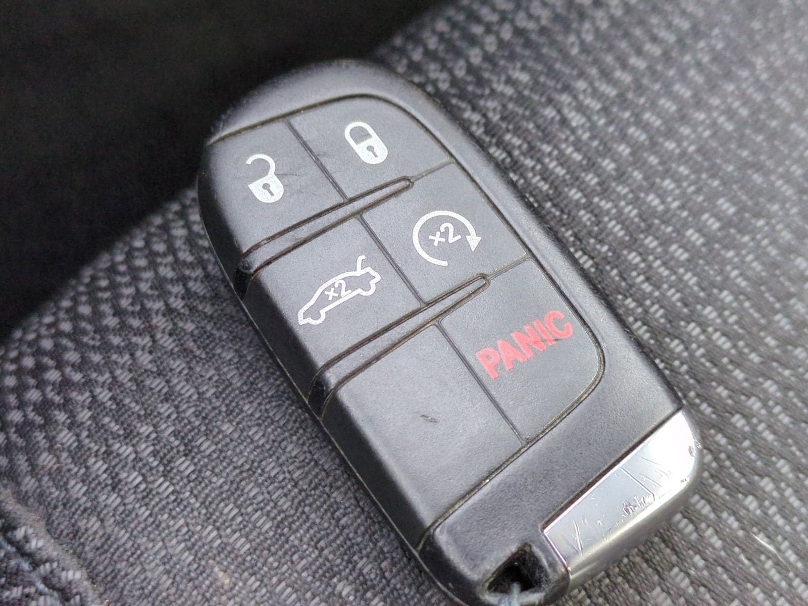 Thumbnail: 2015 Chrysler 200 - 36