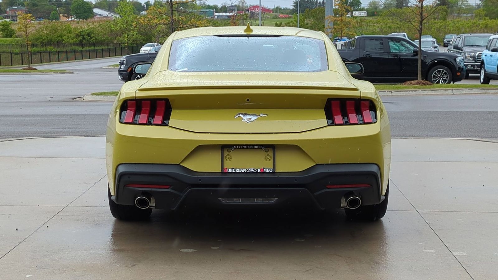 2025 Ford Mustang EcoBoost Premium photo 4