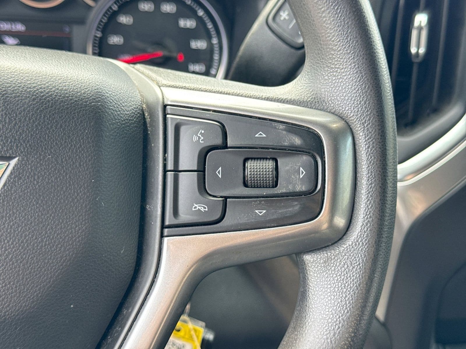 Thumbnail: 2020 Chevrolet Silverado 1500 - 24