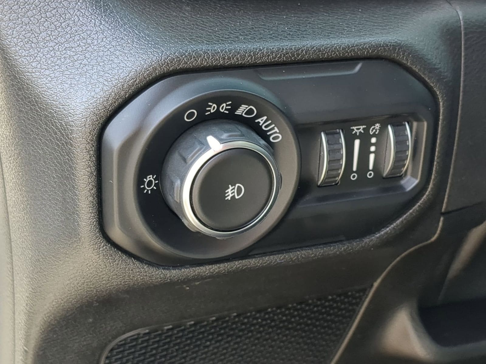 Thumbnail: 2018 Jeep Wrangler - 20