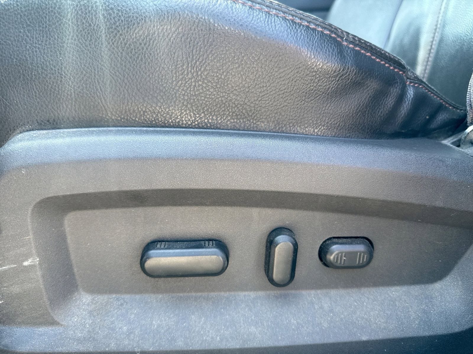 Thumbnail: 2013 Ford Edge - 13