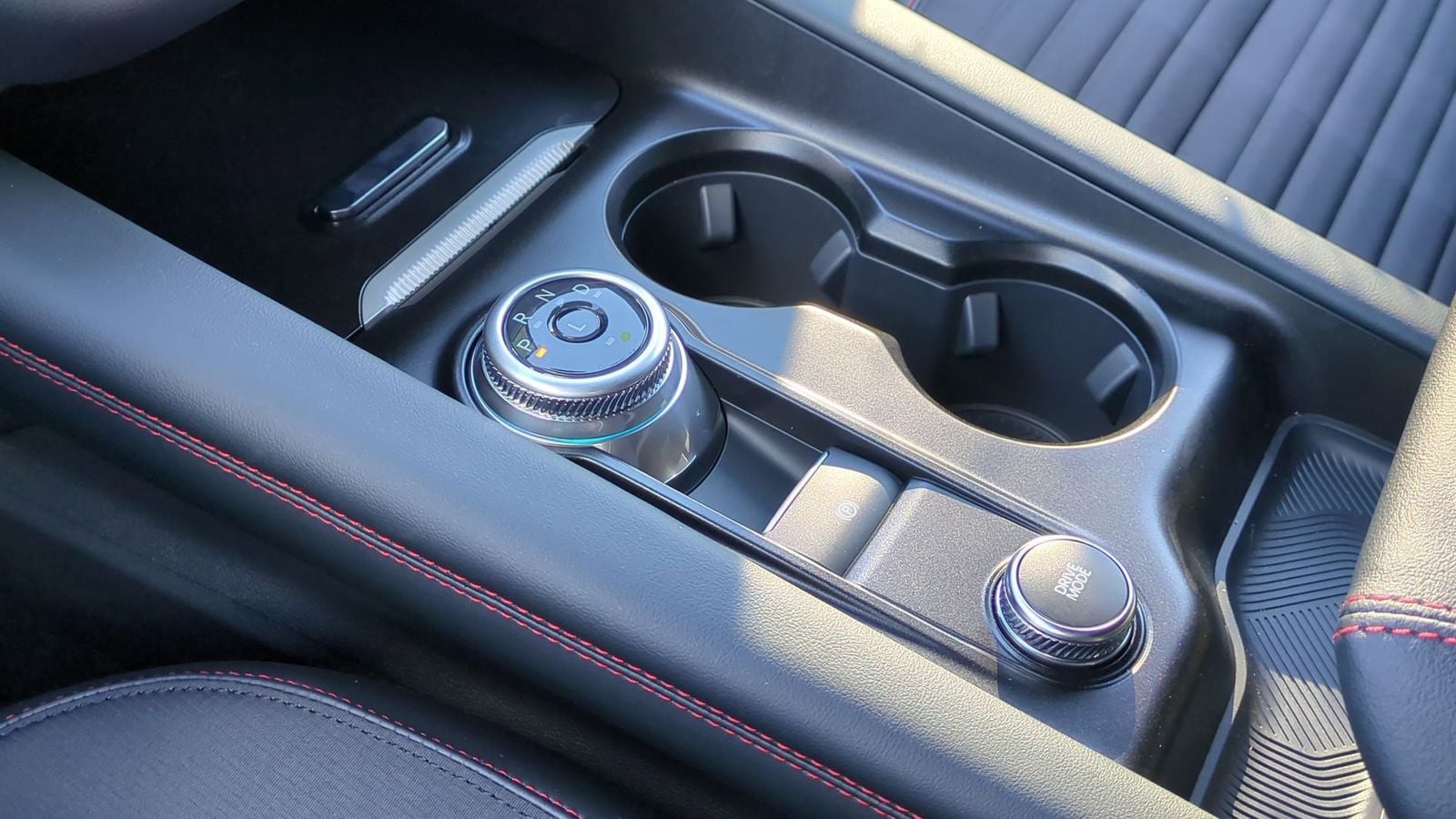 Thumbnail: 2025 Ford Explorer - 31