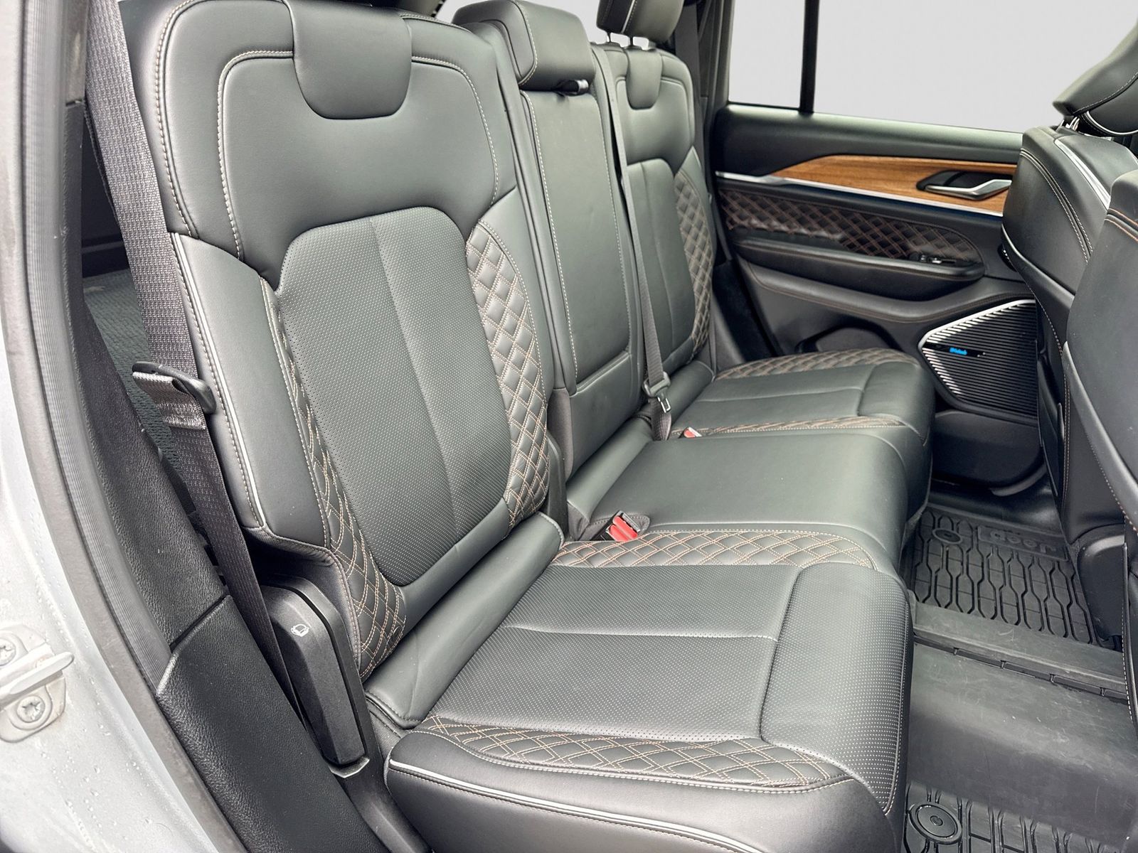 Thumbnail: 2023 Jeep Grand Cherokee - 24