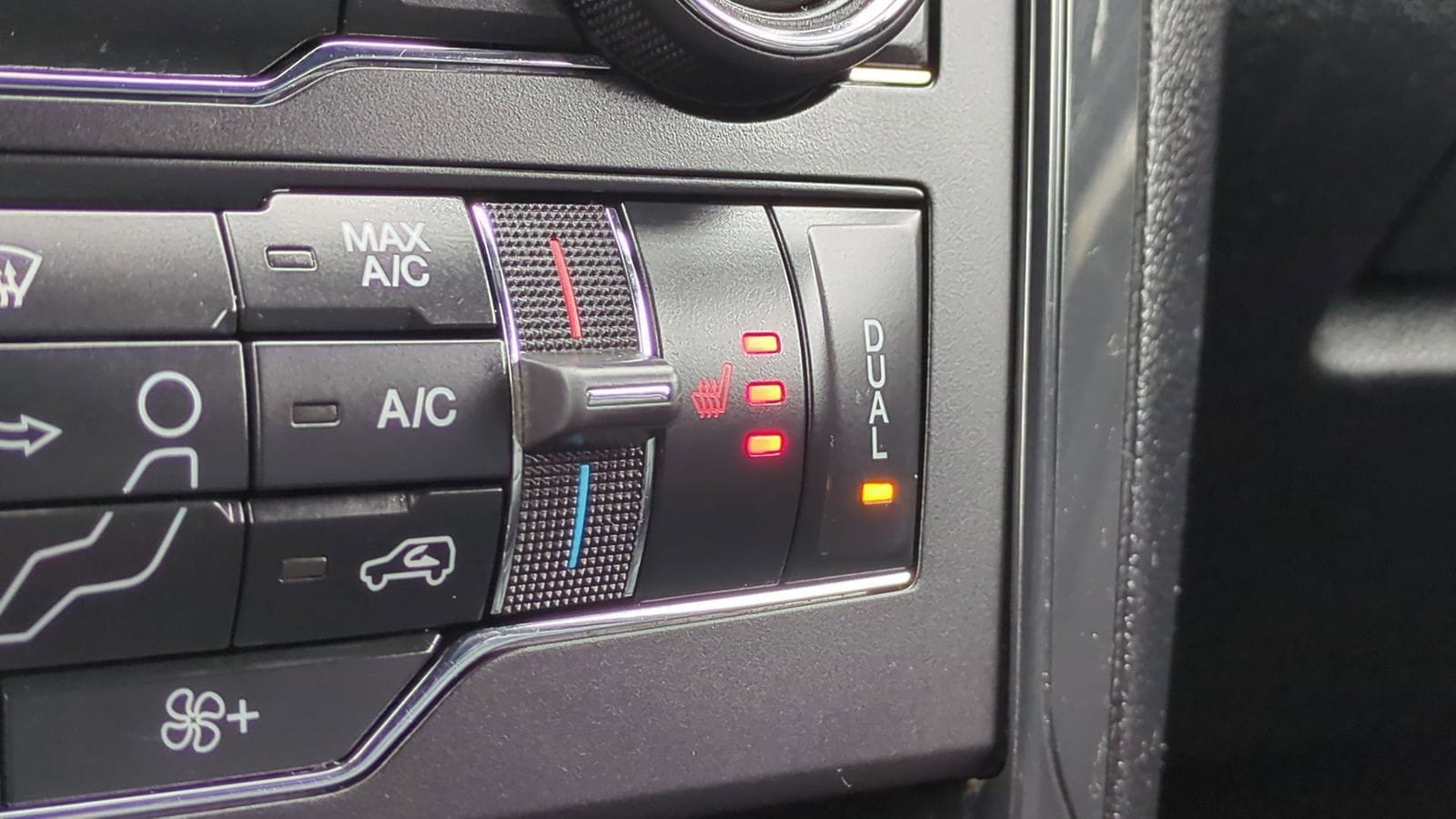 Thumbnail: 2018 Ford Explorer - 37