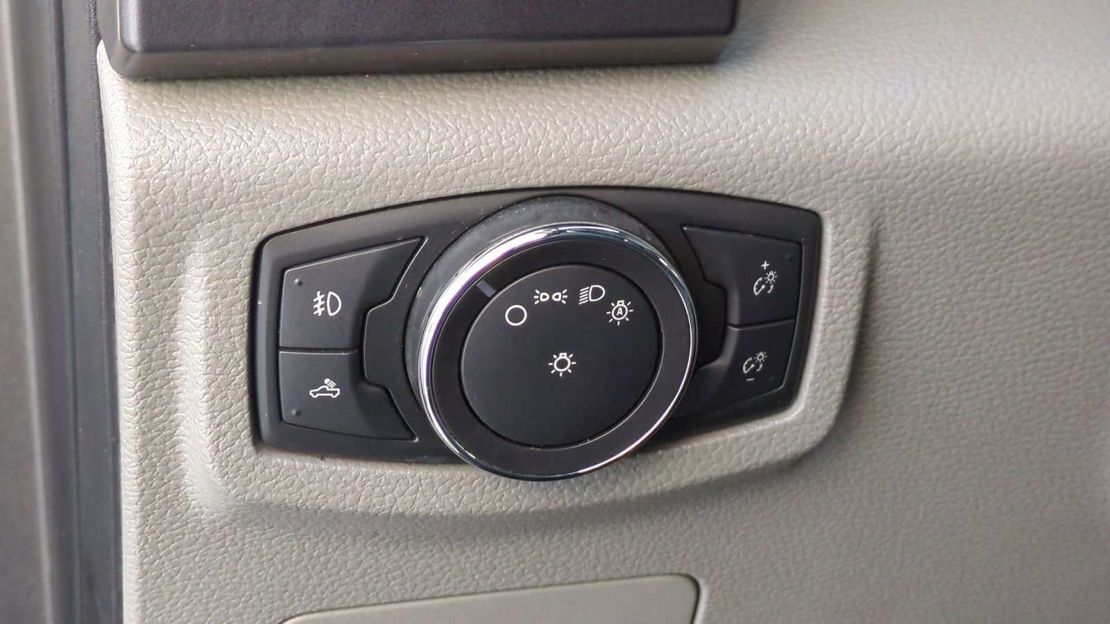 Thumbnail: 2015 Ford F-150 - 19