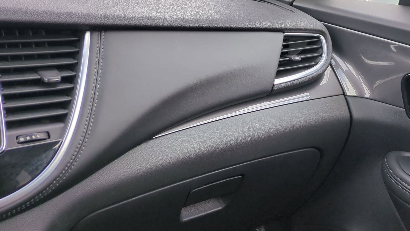 Thumbnail: 2017 Buick Encore - 21