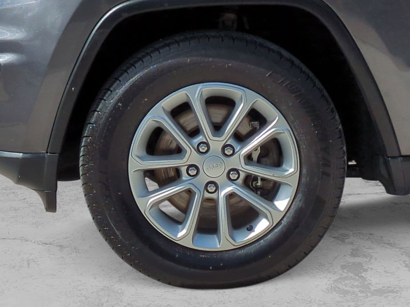 Thumbnail: 2021 Jeep Grand Cherokee - 17