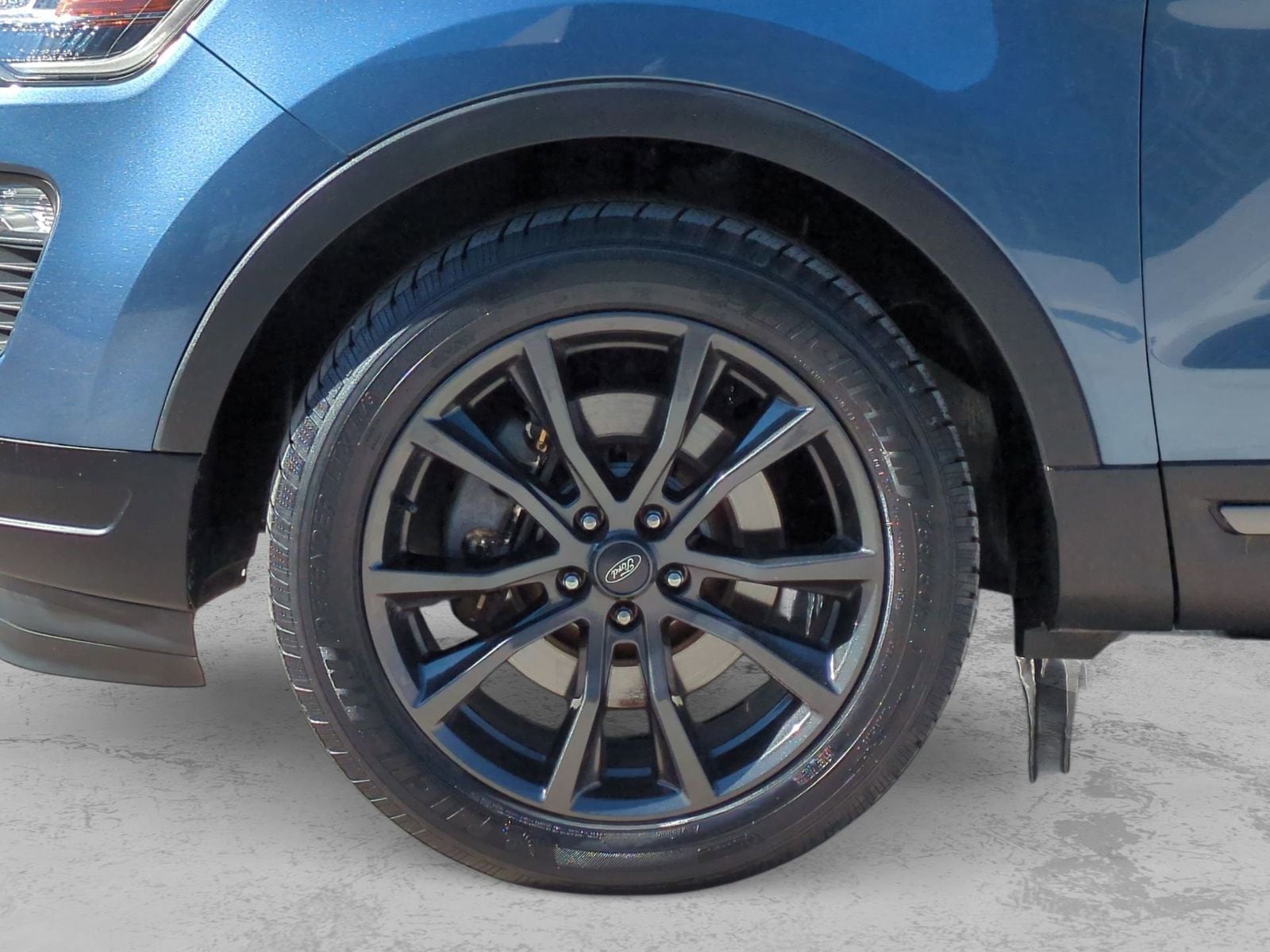 Thumbnail: 2019 Ford Explorer - 17