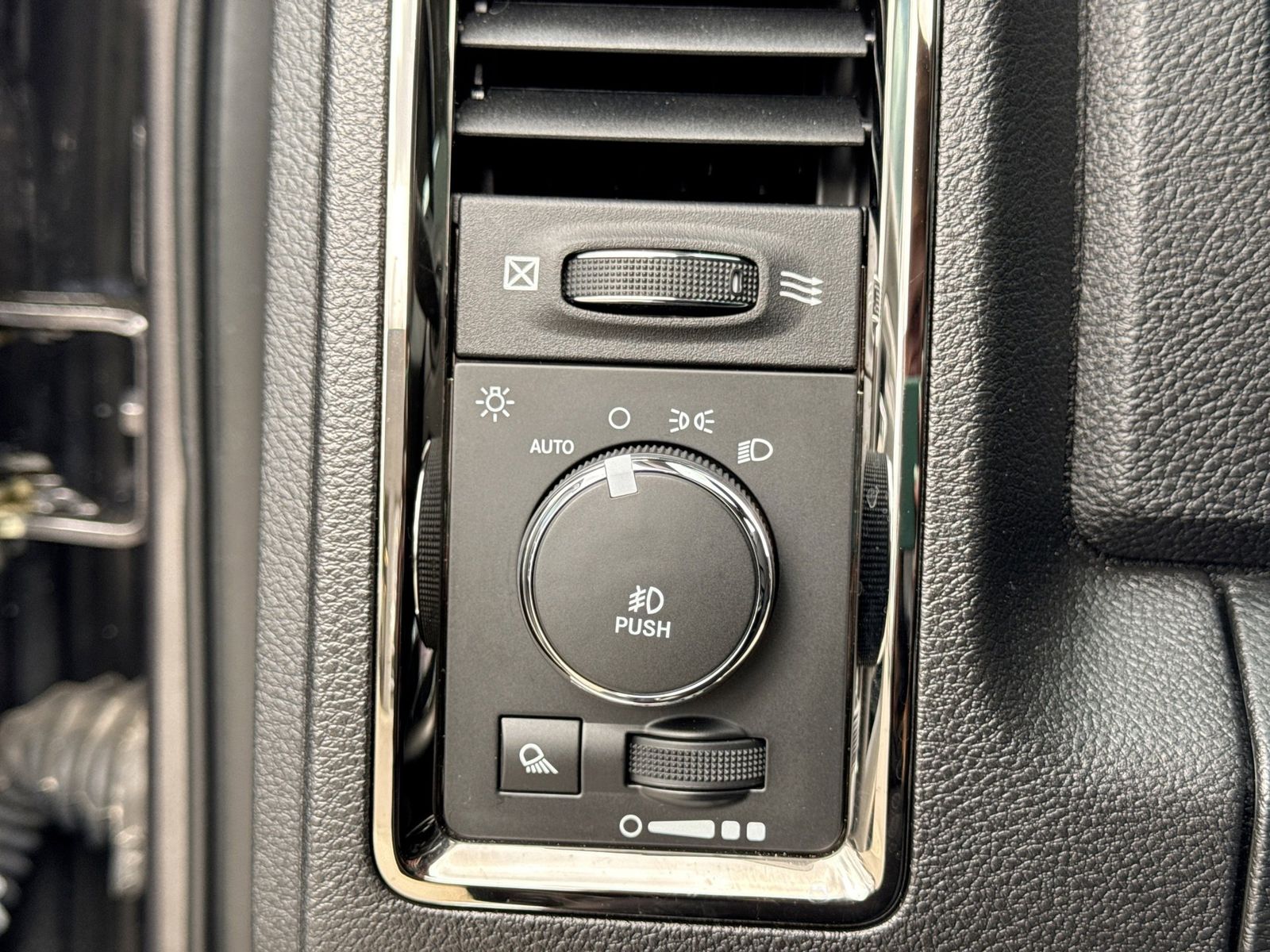 Thumbnail: 2017 RAM 1500 - 31
