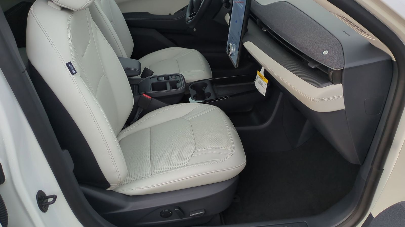 Thumbnail: 2025 Ford Mustang Mach-E - 20