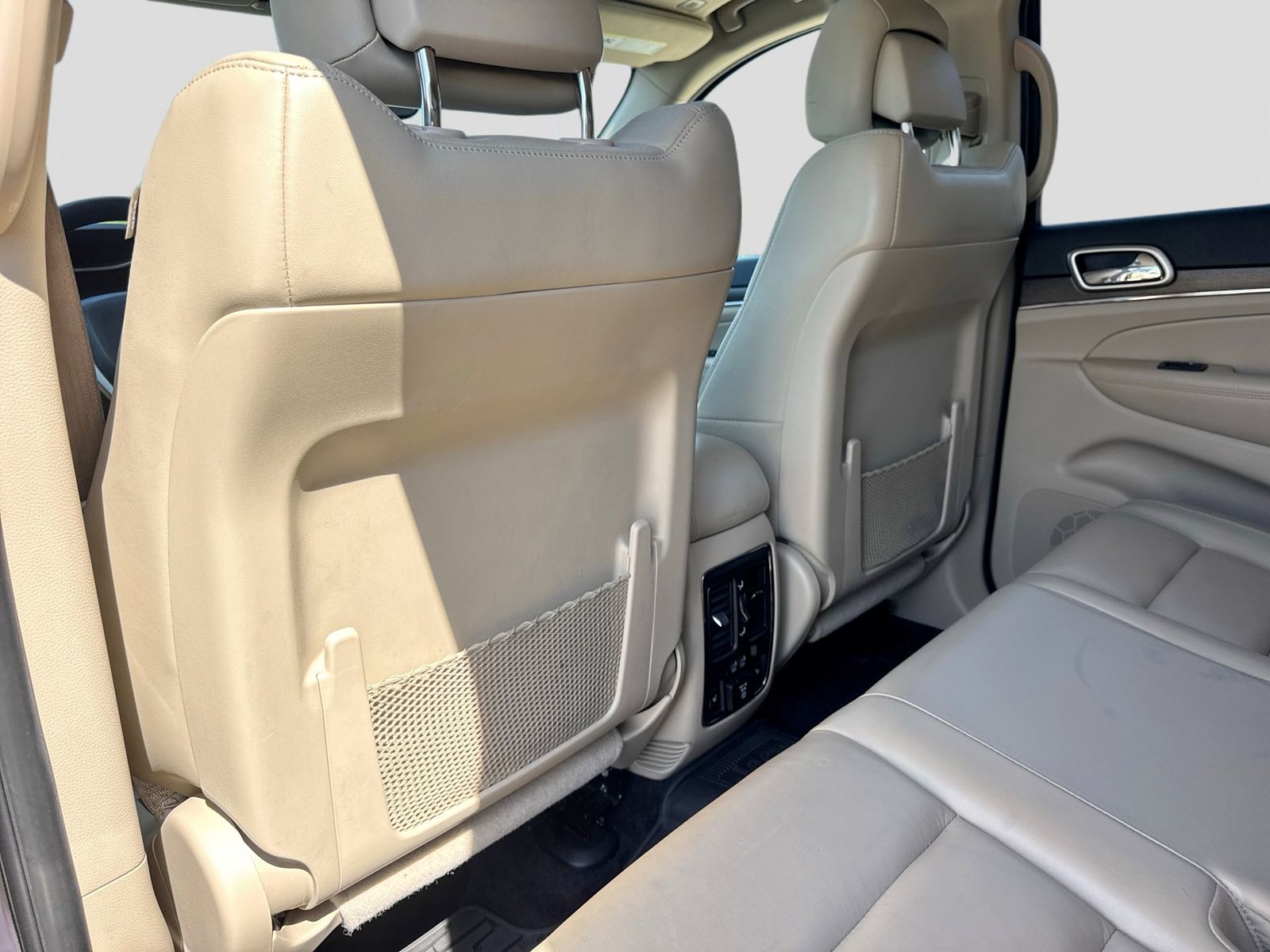 Thumbnail: 2017 Jeep Grand Cherokee - 20
