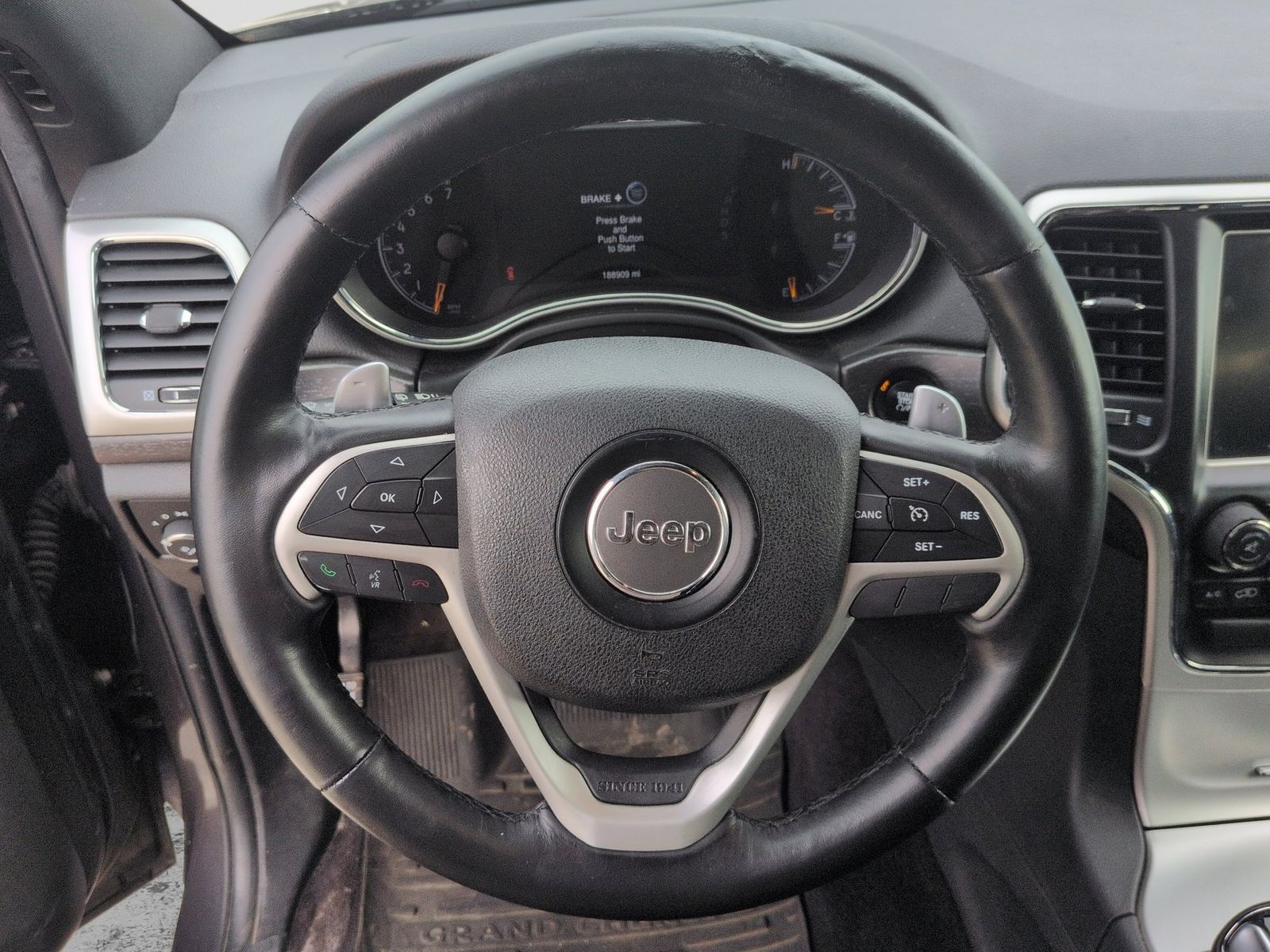 Thumbnail: 2015 Jeep Grand Cherokee - 29