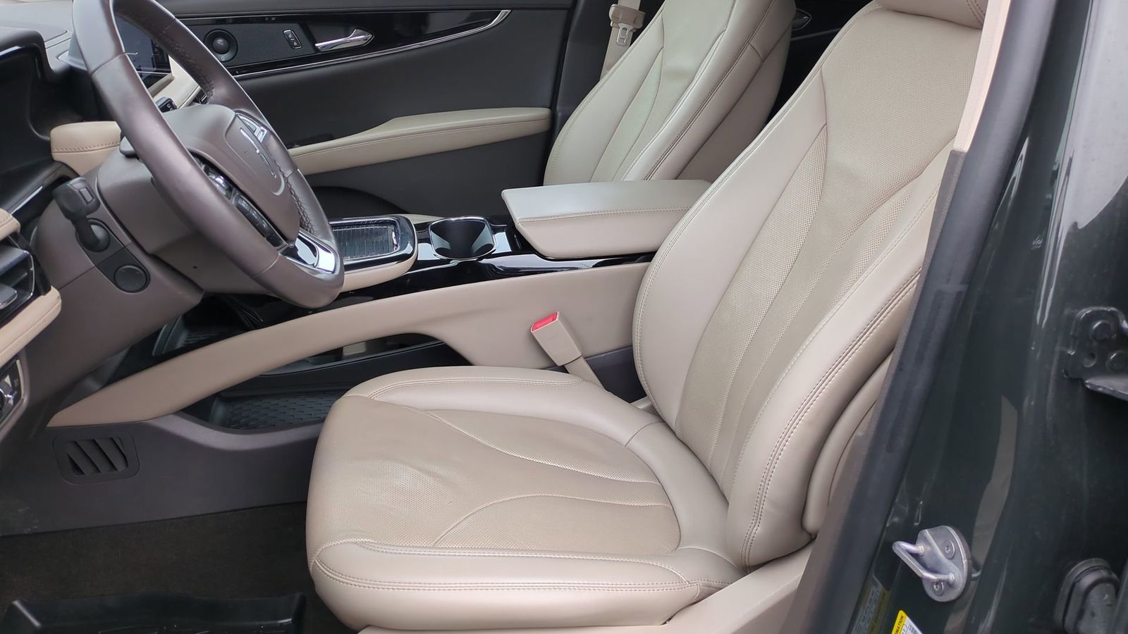 Thumbnail: 2022 Lincoln Nautilus - 17