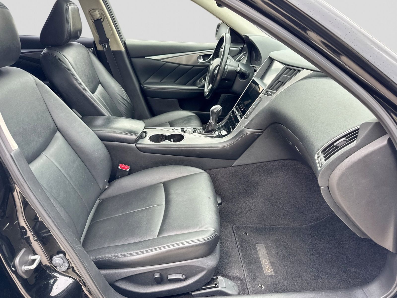 Thumbnail: 2015 INFINITI Q50 - 23