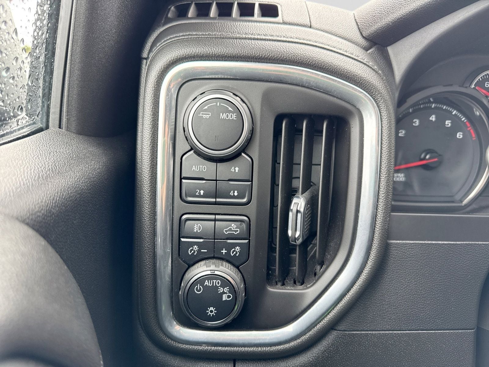 Thumbnail: 2022 Chevrolet Silverado 1500 - 32